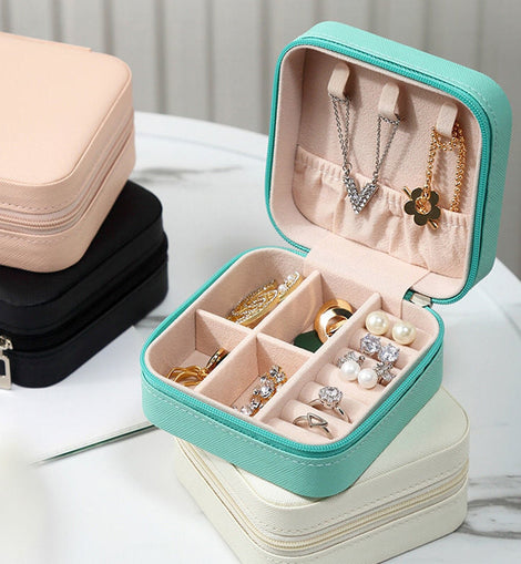 Portable Leather Jewelry Box | Jewelry Storage Organizer with Earring Holder (Random Color)
